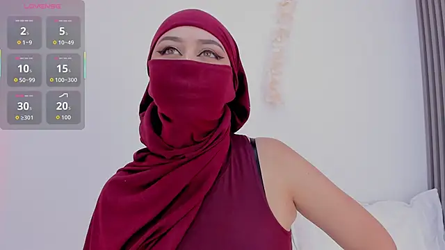 iiris  online show from October 14, 2025, 3:02 pm