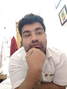 Snapshot of L9vefromAkhil chatting on February 12, 2026, 6:36 pm L9vefromAkhil online show from February 12, 2026, 6:36 pm