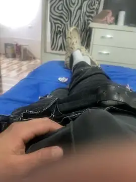 Cristian 099 online show from February 15, 2026, 9:44 pm