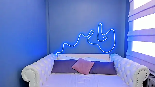 rock n roxy online show from February 15, 2025, 4:14 am