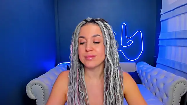 Snapshot of rock_n_roxy chatting on February 3, 2026, 6:40 am rock n roxy online show from February 3, 2026, 6:40 am