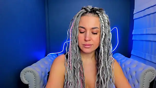 Snapshot of rock_n_roxy chatting on February 12, 2026, 1:33 am rock n roxy online show from February 12, 2026, 1:33 am