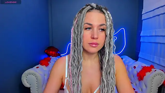 Snapshot of rock_n_roxy chatting on February 14, 2026, 1:35 am rock n roxy online show from February 14, 2026, 1:35 am