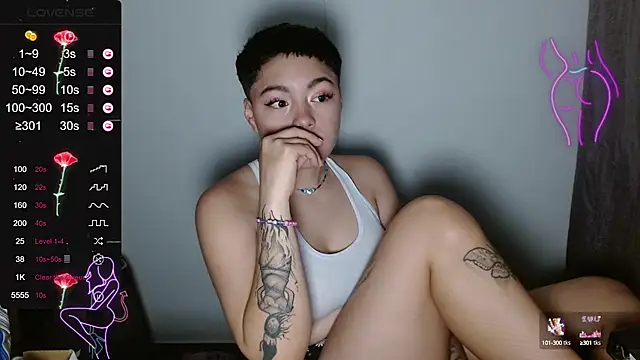 TRIXIE TANG28 online show from March 7, 2025, 12:26 am