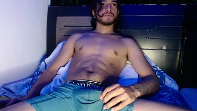 Snapshot of maxximus_100 chatting on December 22, 2024, 8:49 am maxximus 100 online show from December 22, 2024, 8:49 am