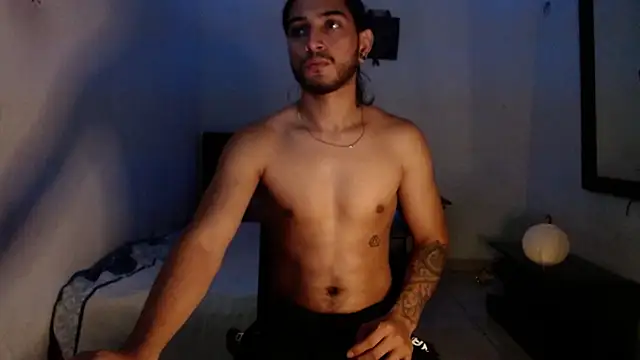 Snapshot of maxximus_100 chatting on January 28, 2025, 5:22 am maxximus 100 online show from January 28, 2025, 5:22 am