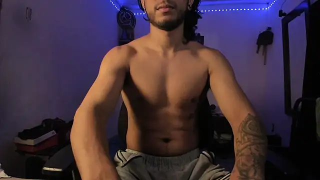 Snapshot of maxximus_100 chatting on March 23, 2025, 8:48 am maxximus 100 online show from March 23, 2025, 8:48 am