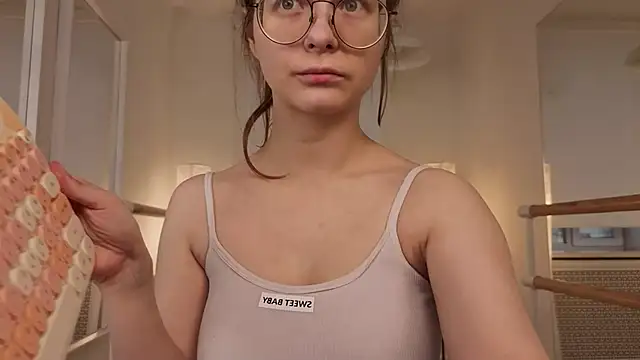 CassieCool online show from October 16, 2025, 12:17 pm