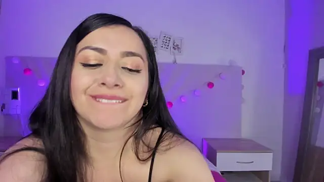 Kimkalifa  online show from February 7, 2025, 6:45 pm