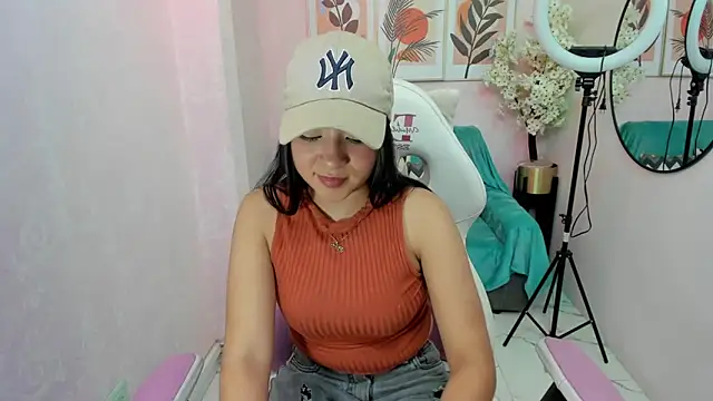 Snapshot of Zafiro_t18 chatting on December 13, 2024, 10:13 pm Zafiro t18 online show from December 13, 2024, 10:13 pm