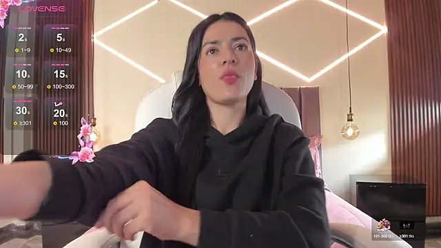 BellaClaiir online show from April 16, 2026, 3:24 pm