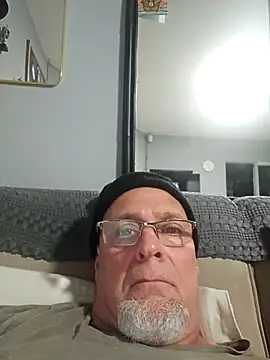 dickinyouto online show from January 19, 2026, 11:36 am