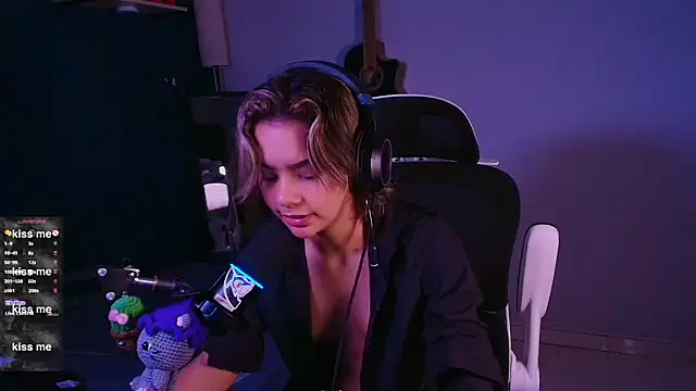 marlena3312 online show from March 29, 2026, 2:06 pm