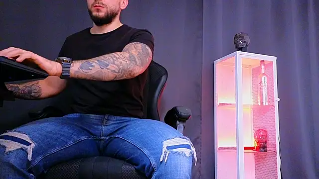 MightyAaron66 online show from March 1, 2025, 11:50 am