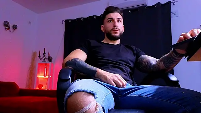 MightyAaron66 online show from October 31, 2025, 3:29 am