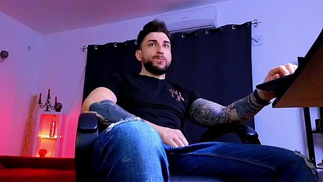 MightyAaron66 online show from April 5, 2026, 2:31 am