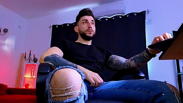 MightyAaron66 online show from April 14, 2026, 4:40 am