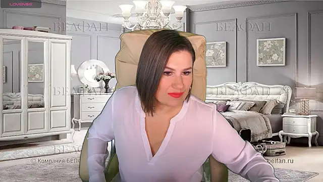 KiraRoxx online show from February 20, 2025, 2:35 pm