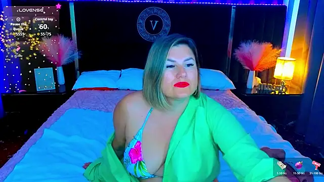 KiraRoxx online show from May 23, 2026, 2:10 pm