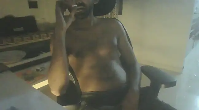 Snapshot of dominanthubby chatting on December 3, 2024, 1:43 pm dominanthubby online show from December 3, 2024, 1:43 pm