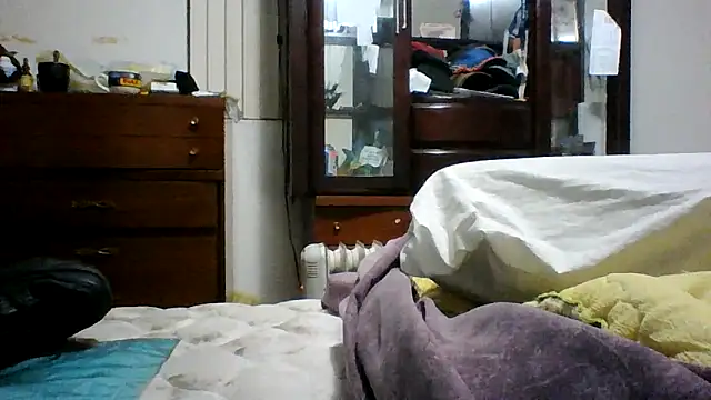 Emilylyn2501 online show from December 21, 2024, 8:43 pm