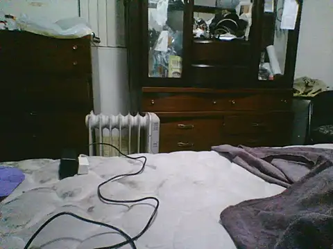 Emilylyn2501 online show from October 19, 2025, 12:00 am