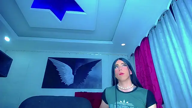 NahomiCamper online show from October 7, 2025, 2:09 am