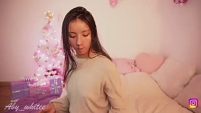 AbyWhitee online show from December 17, 2025, 2:06 am