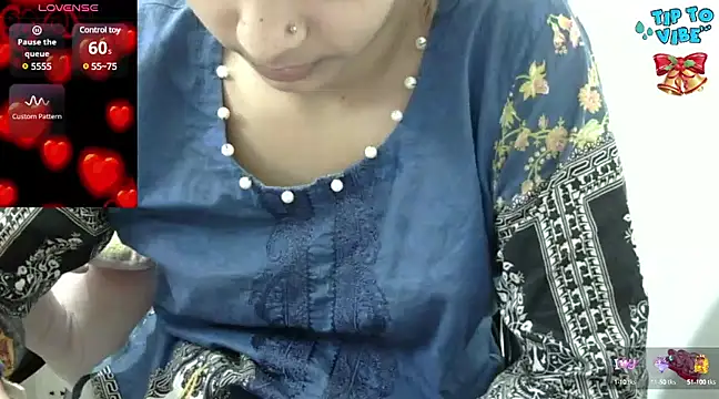 Snapshot of Barbie-Queen2 chatting on January 21, 2025, 3:32 pm Barbie-Queen2 online show from January 21, 2025, 3:32 pm