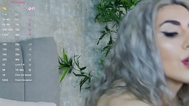 CelineMeyerr online show from January 15, 2025, 6:33 am