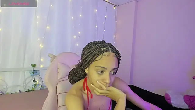 Abigail Wilson  online show from February 12, 2025, 8:40 pm