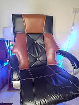 Snapshot of Black-Pearll chatting on February 4, 2025, 2:43 pm Black-Pearll online show from February 4, 2025, 2:43 pm