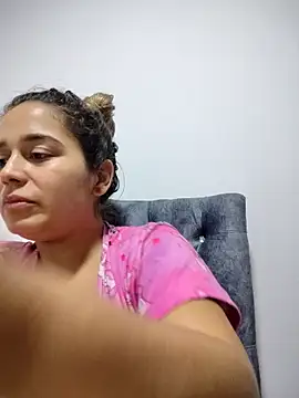 LaurenWelly  online show from February 18, 2025, 2:27 am