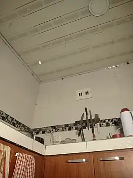 LaurenWelly  online show from April 15, 2026, 10:44 am