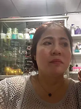 Snapshot of Cesywet chatting on February 17, 2025, 8:19 am Cesywet online show from February 17, 2025, 8:19 am