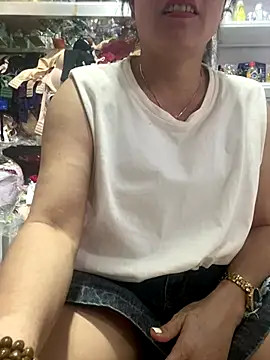 Snapshot of Cesywet chatting on September 17, 2025, 6:26 am Cesywet online show from September 17, 2025, 6:26 am