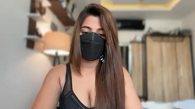 Hotty-Sana online show from April 11, 2026, 6:07 am