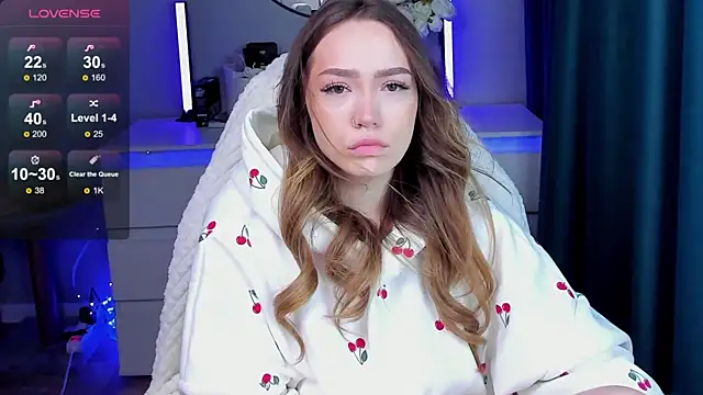 Evia r0se online show from November 12, 2025, 10:04 am