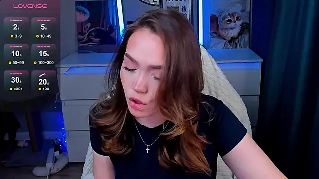 Evia r0se online show from April 21, 2026, 9:37 am