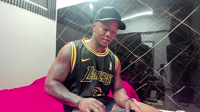 ronnie 7777 online show from February 3, 2025, 8:03 pm