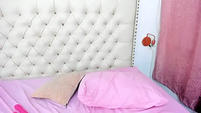 Snapshot of Kim_Eli chatting on February 7, 2025, 10:52 pm Kim Eli online show from February 7, 2025, 10:52 pm