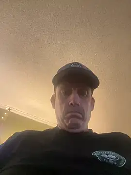 Snapshot of Firedad72FD chatting on December 26, 2024, 1:10 pm Firedad72FD online show from December 26, 2024, 1:10 pm