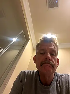 Snapshot of Firedad72FD chatting on October 1, 2025, 12:33 pm Firedad72FD online show from October 1, 2025, 12:33 pm