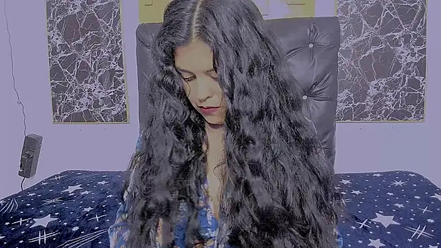 scarlett w0lf online show from February 9, 2026, 2:43 pm