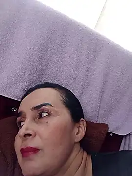 Samantha Sullivan  online show from March 18, 2026, 2:42 pm