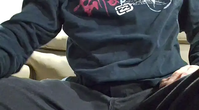 overaveragefreak4you online show from December 5, 2024, 1:17 pm