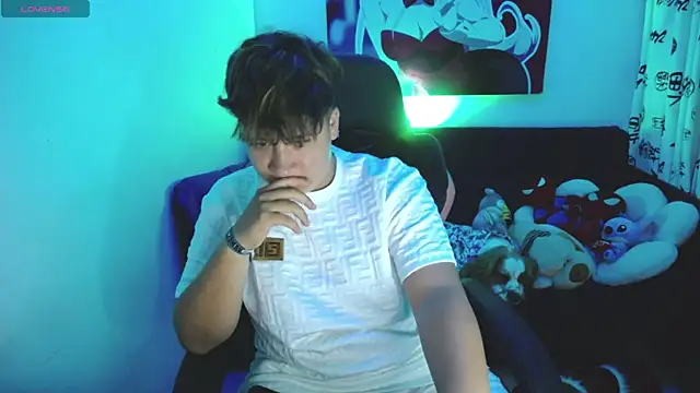 Snapshot of _AlexMorris chatting on January 1, 2025, 12:00 am  AlexMorris online show from January 1, 2025, 12:00 am