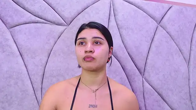 venusowen  online show from November 9, 2025, 11:19 am