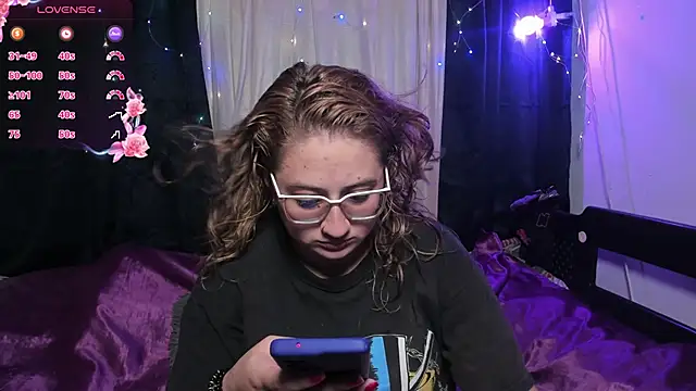 AnnieBigBoobs online show from February 18, 2025, 10:03 pm