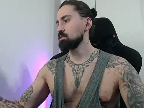 MateoHunk online show from November 18, 2025, 11:03 am